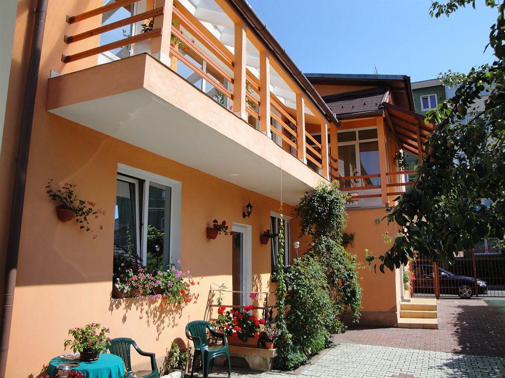 Suri Guesthouse Brassó Kültér fotó